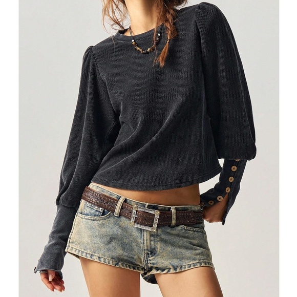 Solid Thermal Knit Puff Button Cuff Long Sleeve Top - Picture 2 of 14